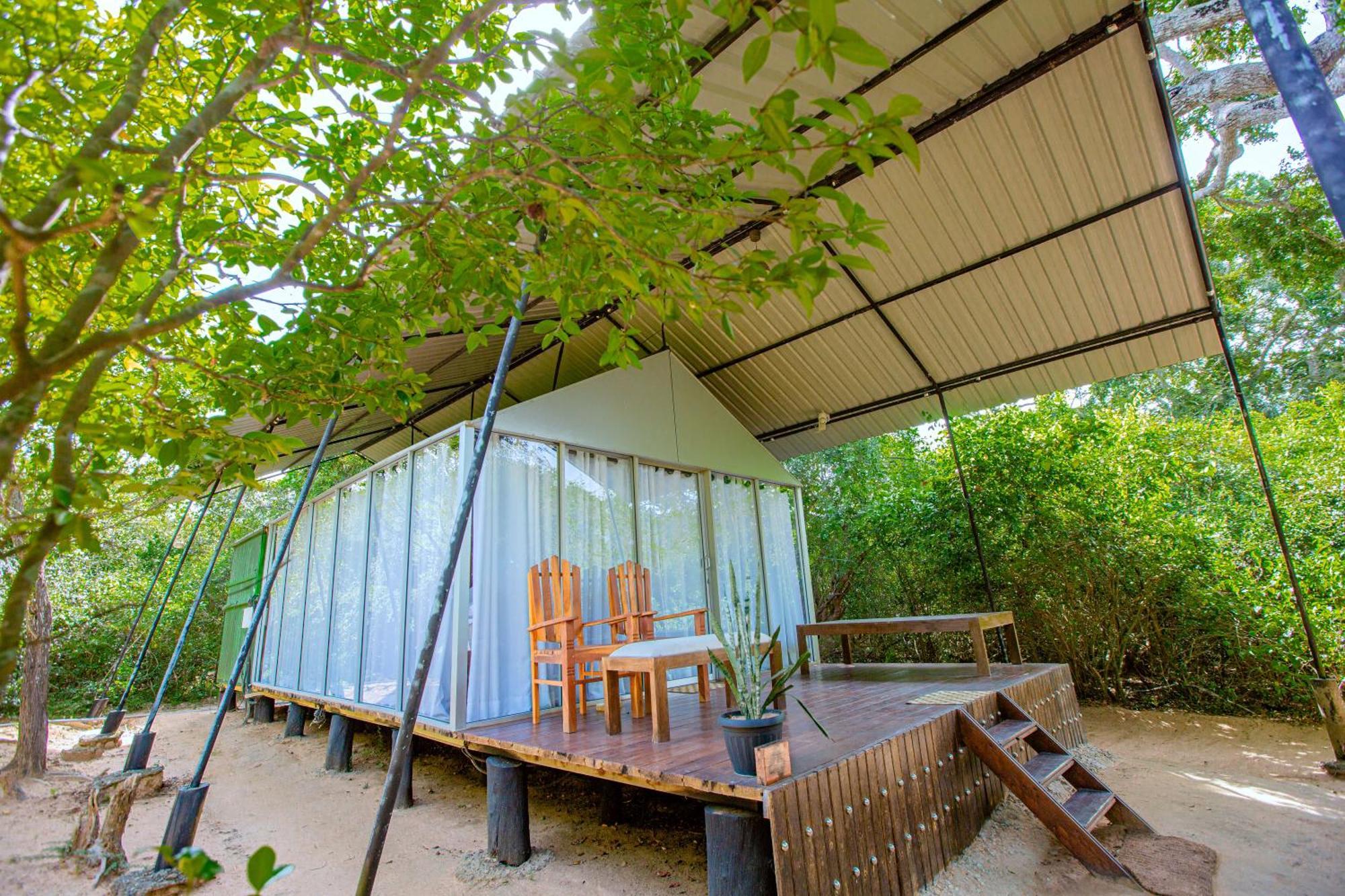 Lowin Yala Exterior photo