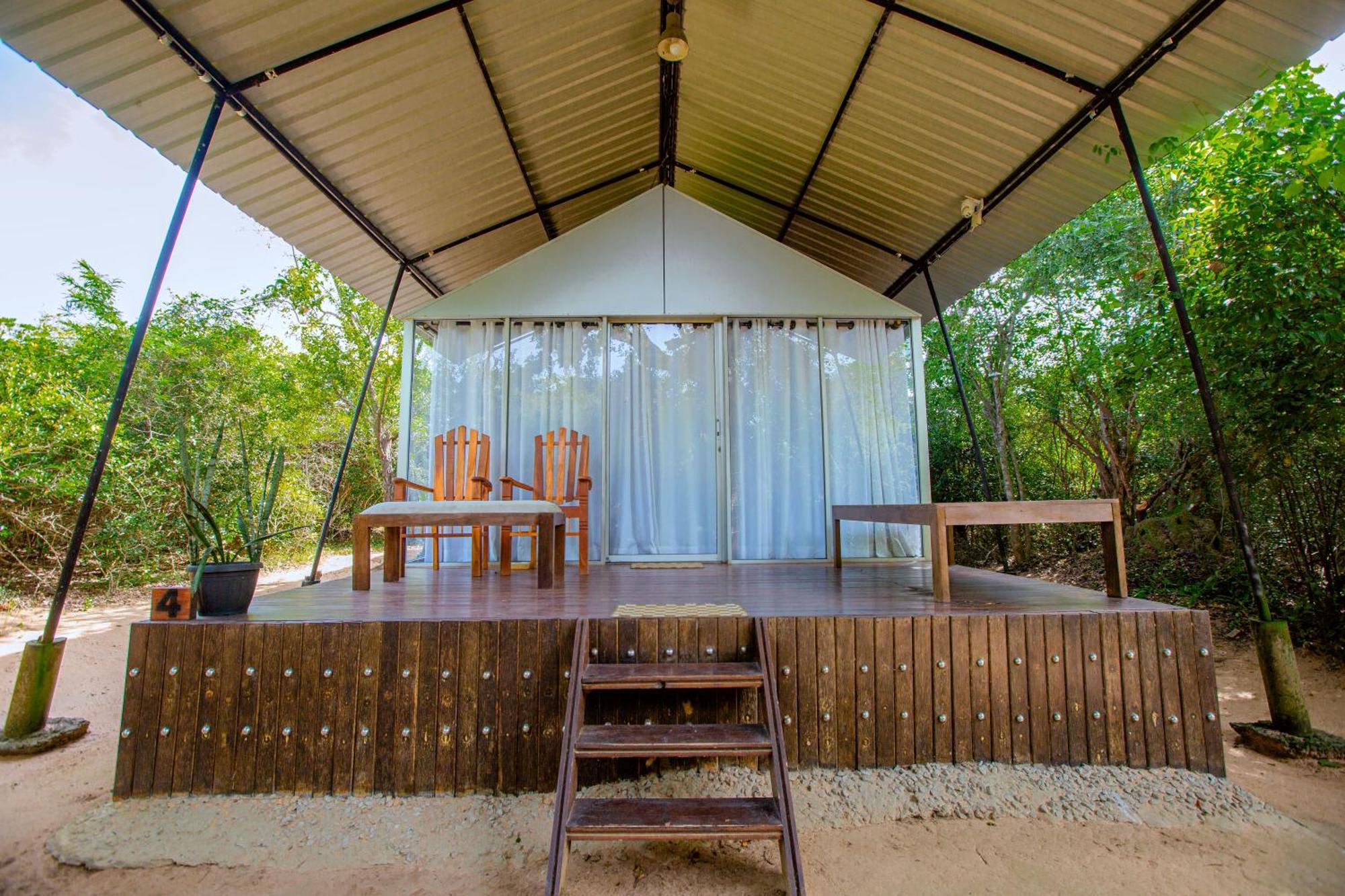 Lowin Yala Exterior photo